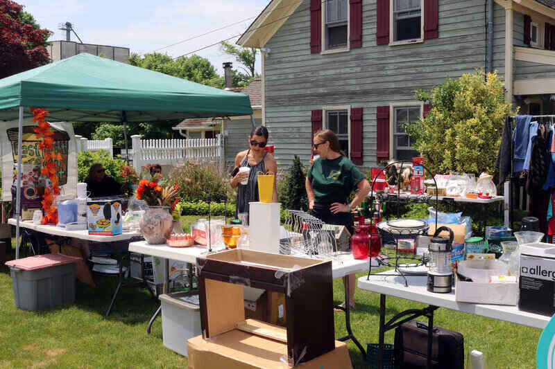 The Dos and Don'ts of Having a Garage Sale in a Rural Setting